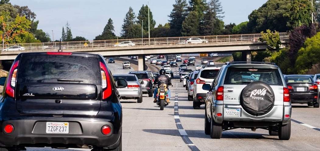 lane-splitting-california