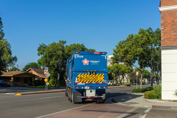 are dump trucks responsible for broken windshields